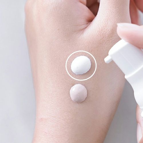 ナヴィーン　ミネラルサンスクリーン　SPF50  PA++++　30ml　【おもちゃ箱】2